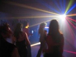 dj na impreze, organizacja imprez, wynajem oswietlenia, swiatla dyskotekowe, laser, naglosnienie, osiemnastka, dj na impreze